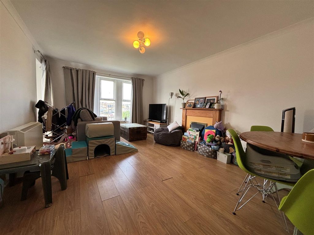 Property photo 2 of 10 Living/Dining Room