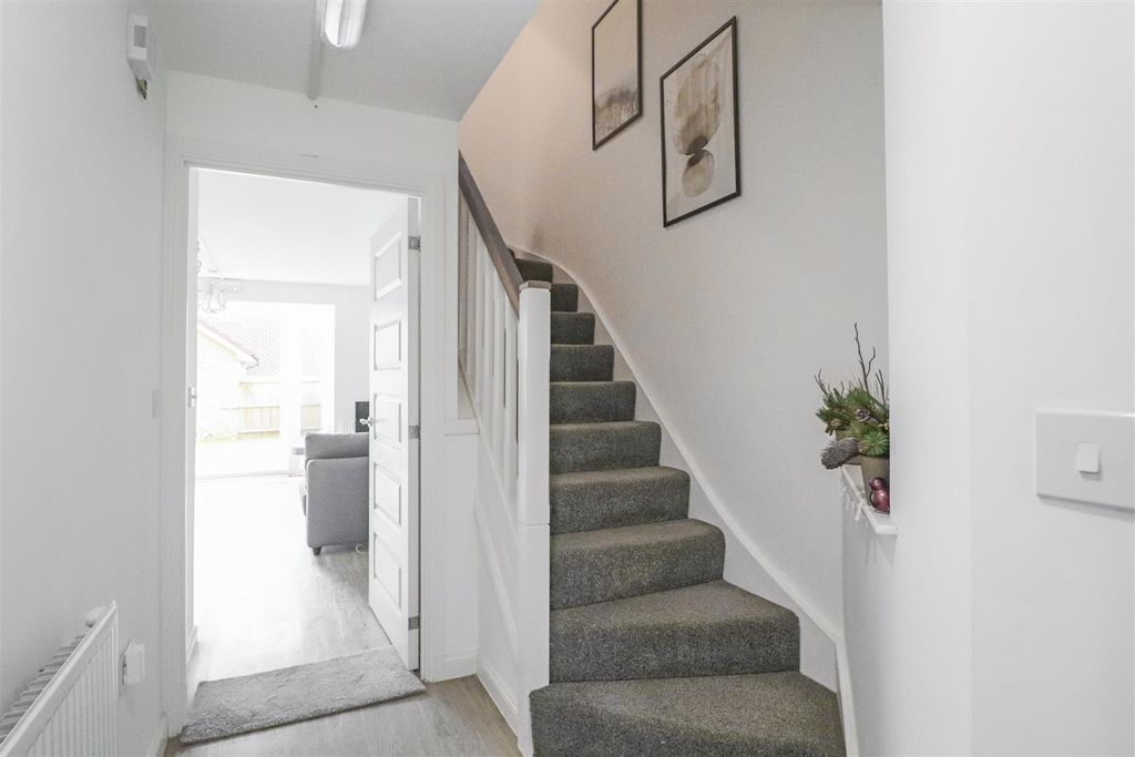 Property photo 3 of 26 6 Brambling Avenue-18.Jpg