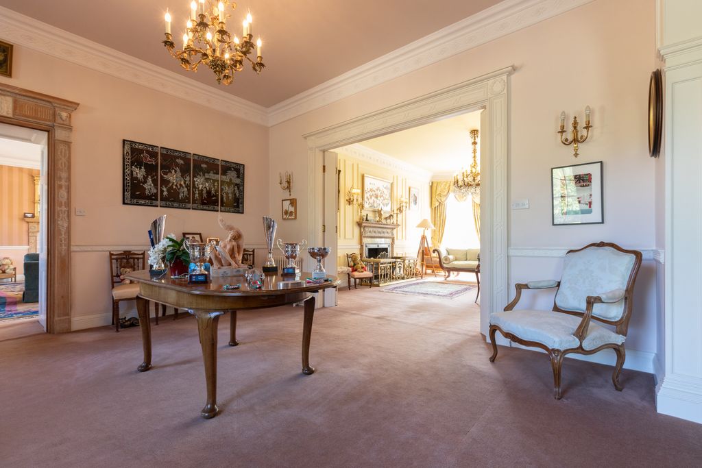 Property photo 3 of 20