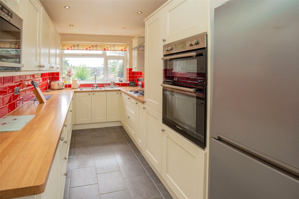 Property photo 2 of 14 Picture No. 13