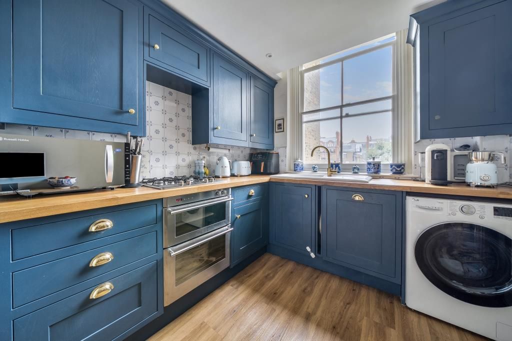 Property photo 3 of 21 Kitchen