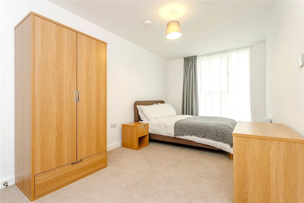 Property photo 3 of 9 Bedroom 1