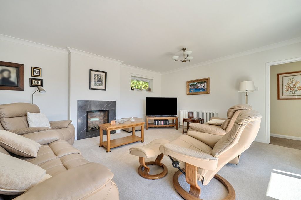 Property photo 2 of 19 Picture No. 95