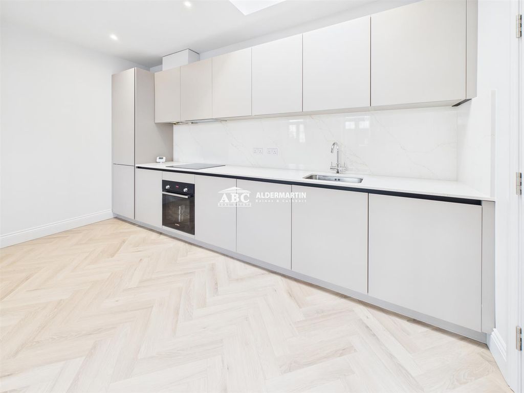 Property photo 3 of 7 Cam03827G0-Pr0084-Still007.Jpg