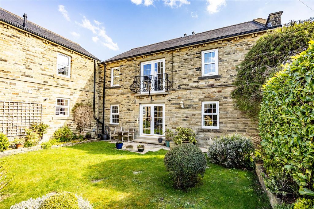Property photo 2 of 28 2Ecwyke-020425-22.Jpg