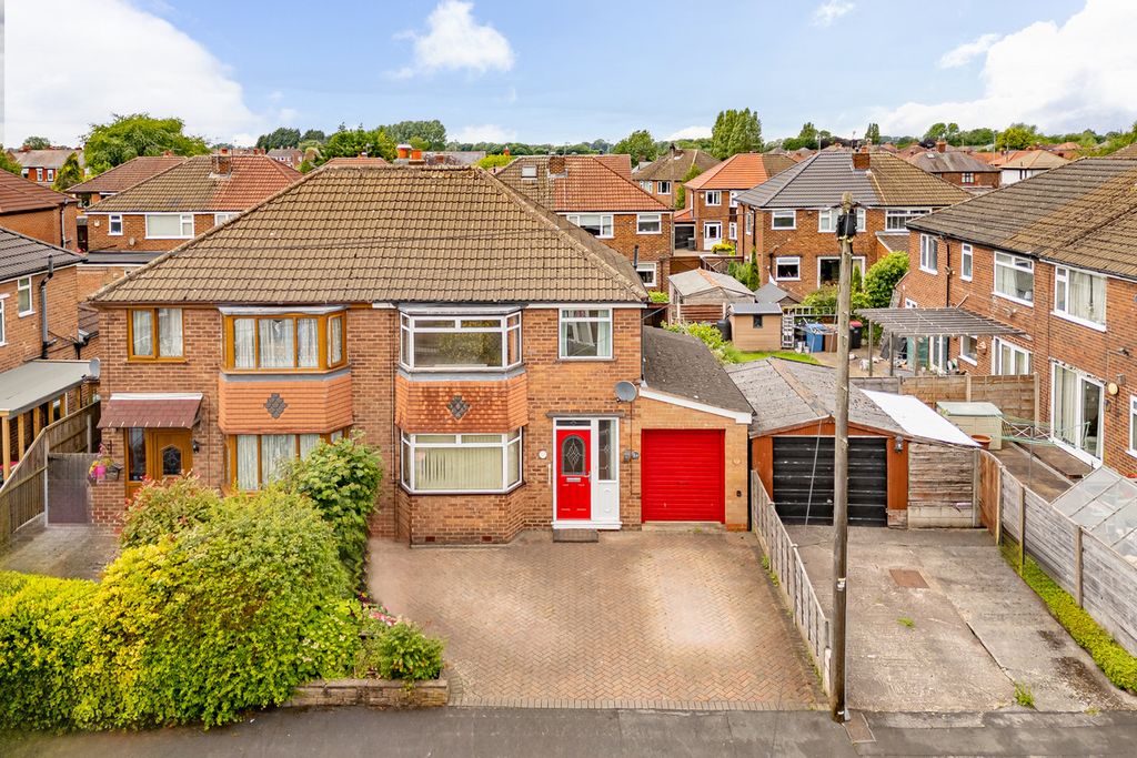 Property photo 1 of 42