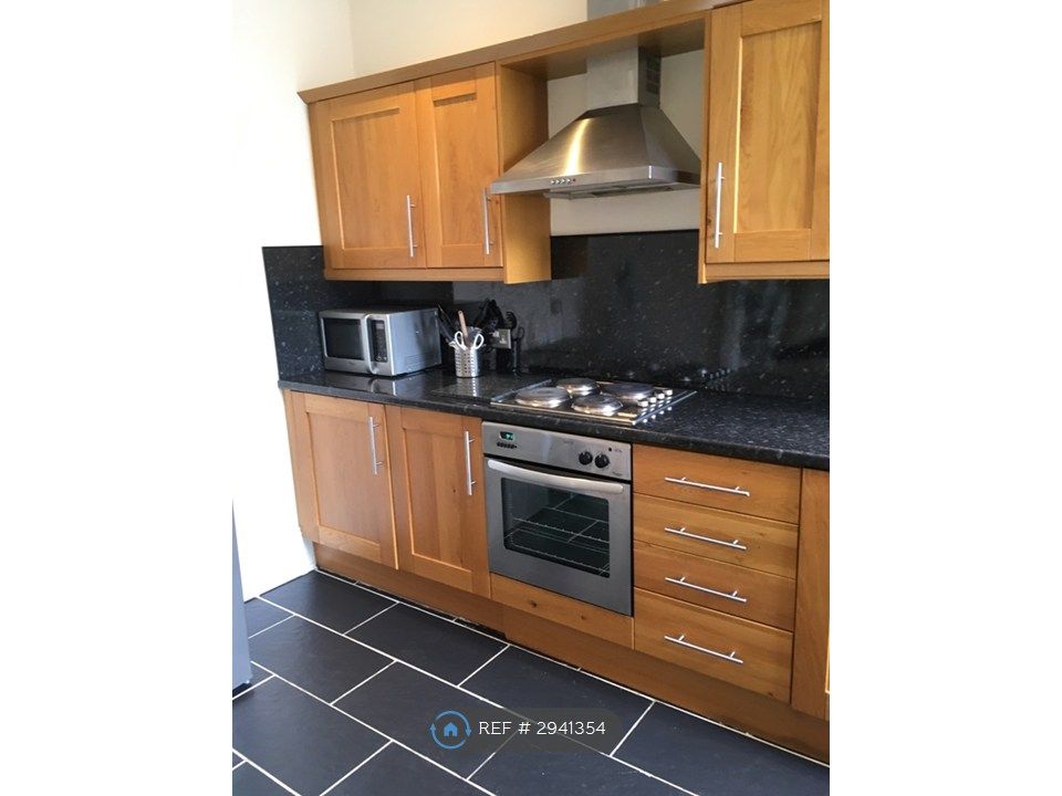 Property photo 2 of 31