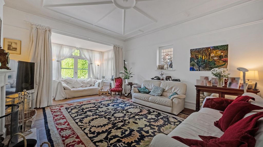 Property photo 2 of 22