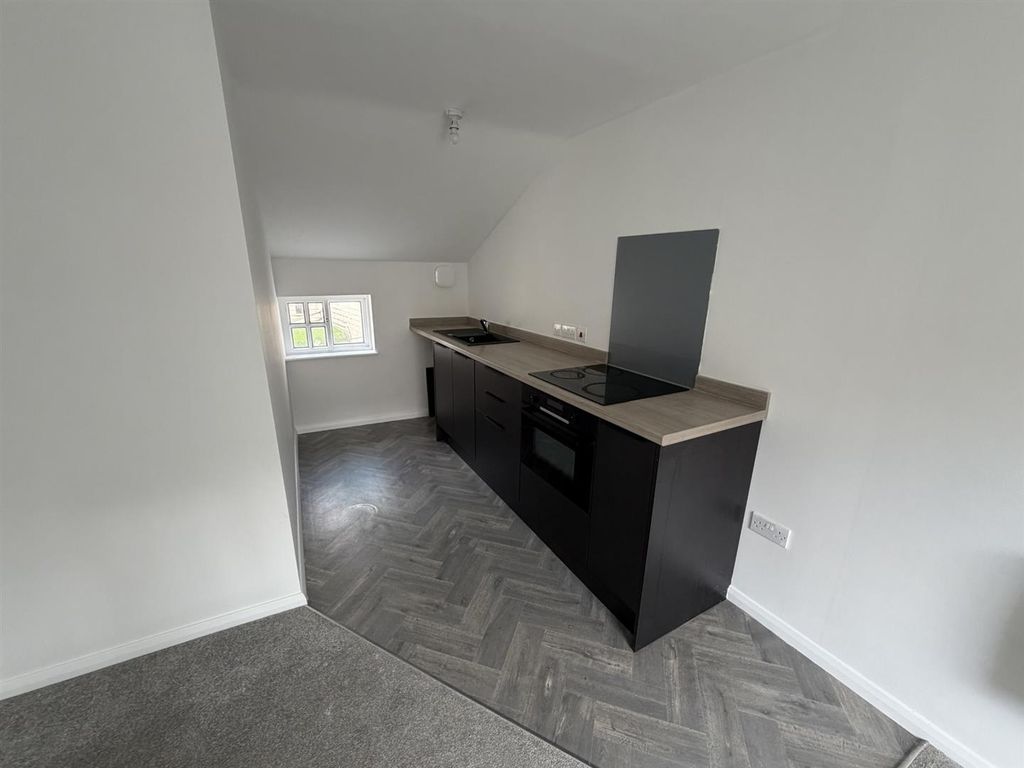 Property photo 2 of 9 548E82E7-0Fae-4A04-A825-275c4B79Ed78.Jpg