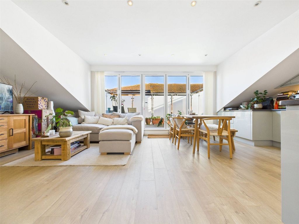 Property photo 2 of 12 Picture No. 06