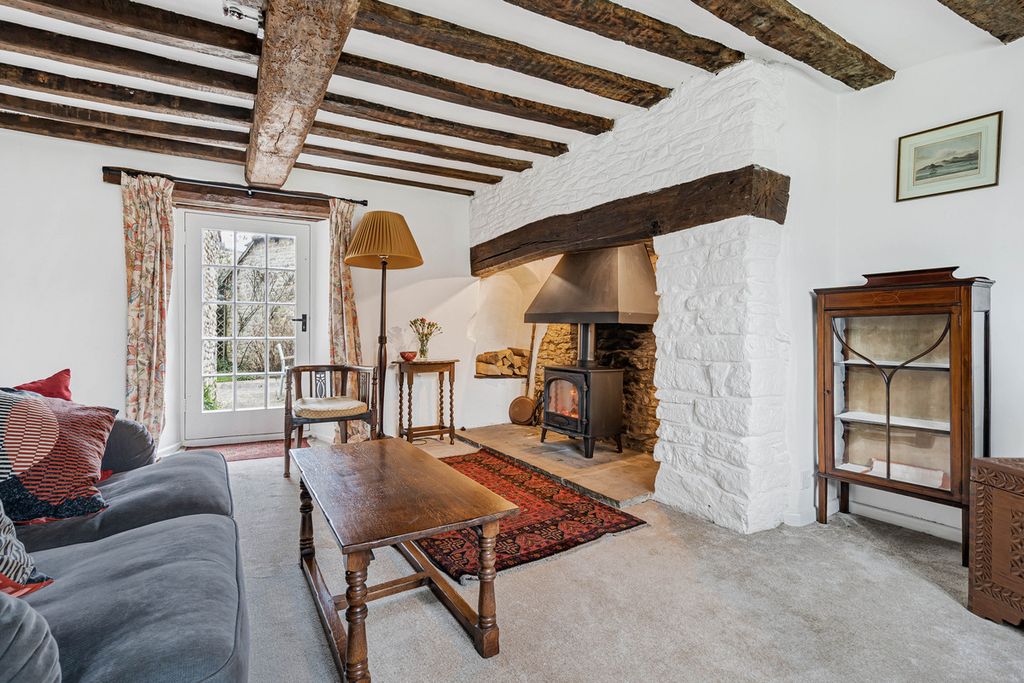 Property photo 2 of 35