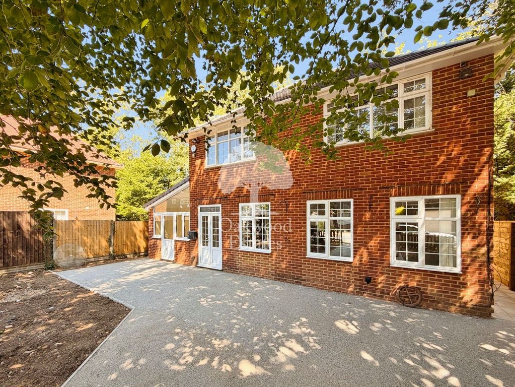Property photo 1 of 19 External