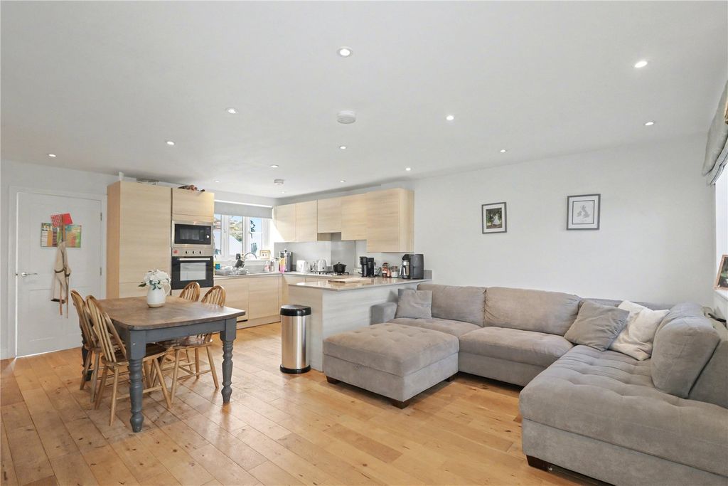 Property photo 3 of 18 Picture No. 25