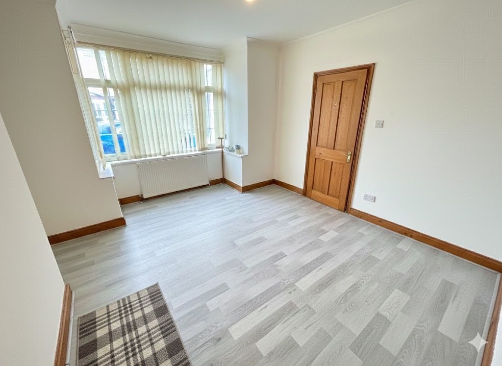 Property photo 2 of 11 4909983