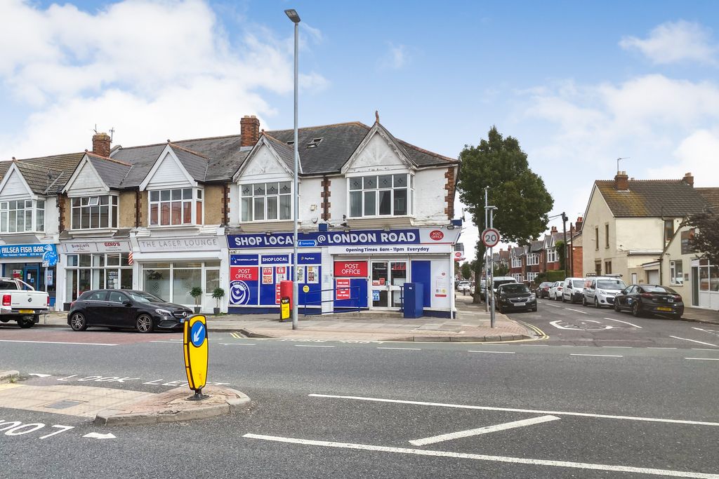 Property photo 2 of 2 402-404 London Road, Portsmouth Po2 9La