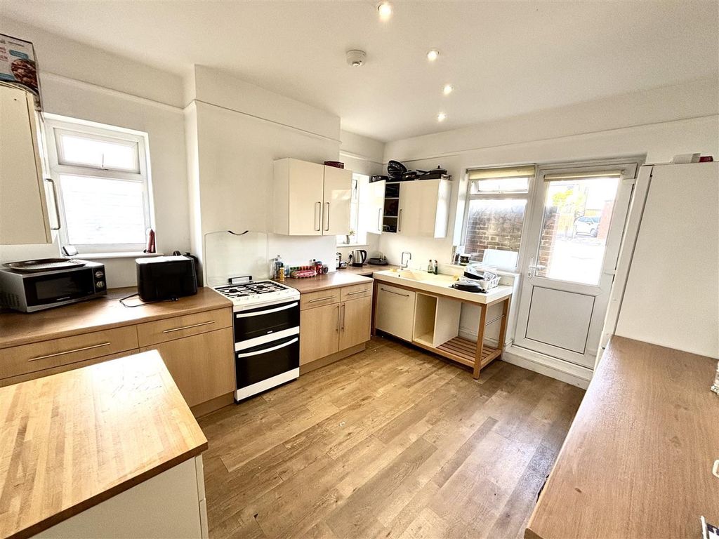 Property photo 2 of 6 Yxoe4Uoc_Kczqm9Ah-Ytug.Jpg