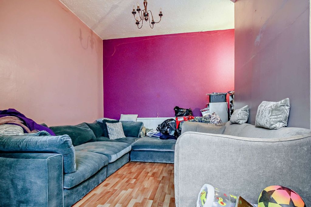 Property photo 2 of 21