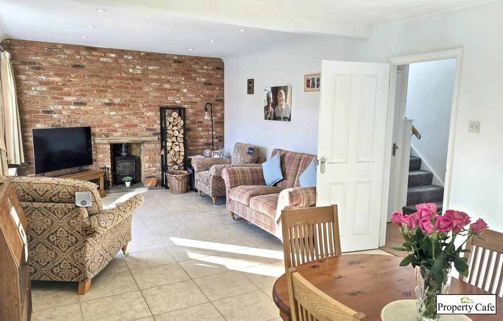 Property photo 3 of 23