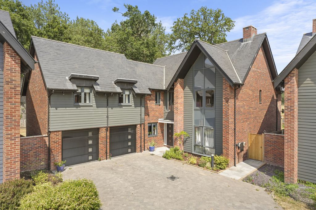 Property photo 1 of 36