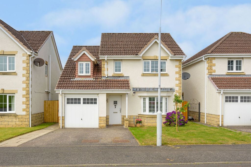 Property photo 1 of 31