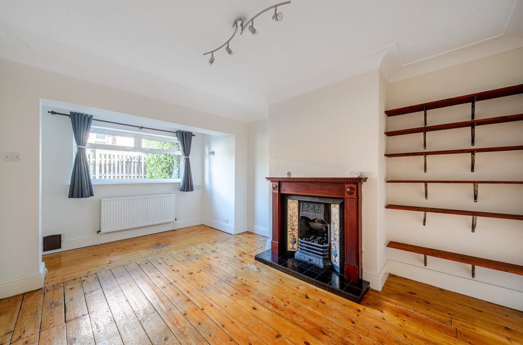 Property photo 3 of 24 Dining Room