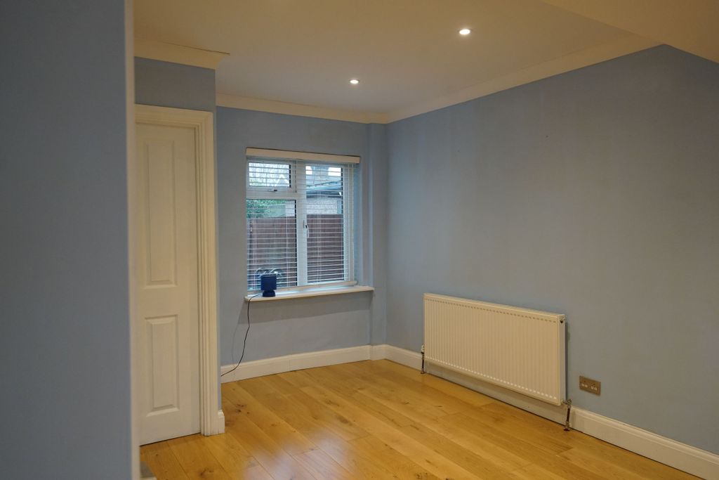 Property photo 3 of 38