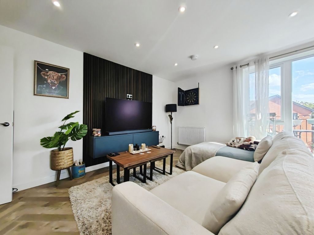 Property photo 3 of 11 Pbox-Img.Jpg