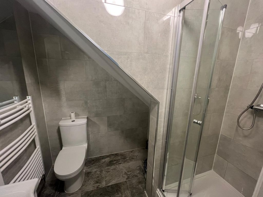 Property photo 2 of 5 Bathroom