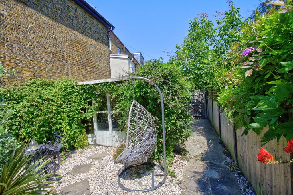 Property photo 3 of 29 Picture No. 32