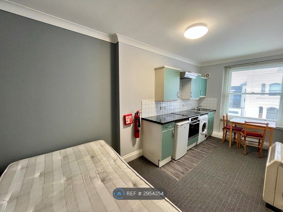 Property photo 1 of 4 Studio
