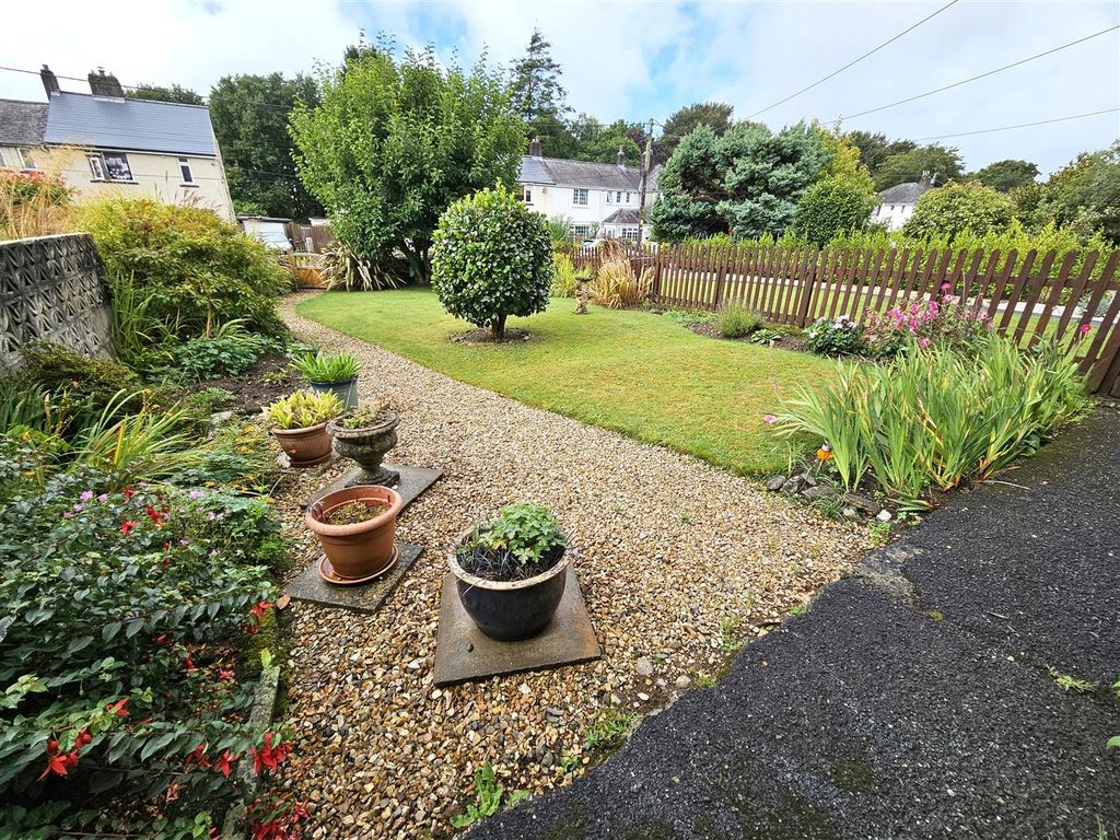 Property photo 2 of 22 Front Garden.Jpg