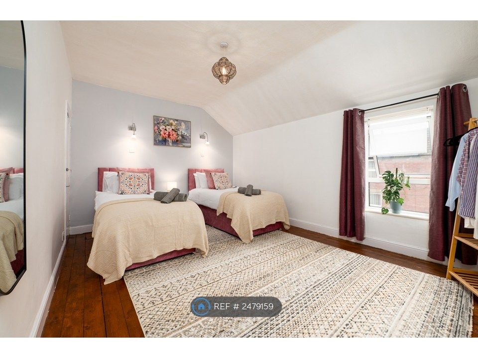Property photo 3 of 32