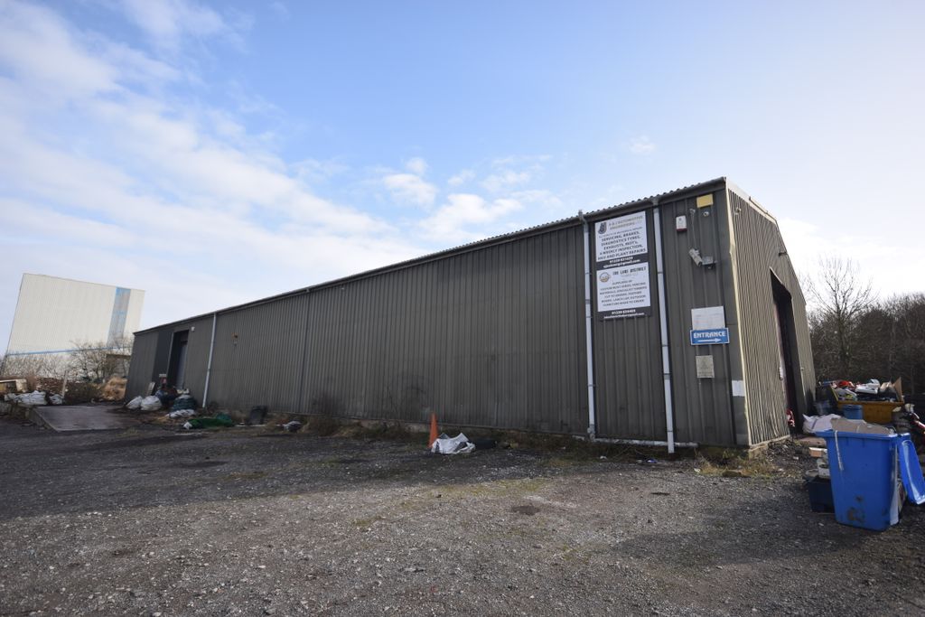 Property photo 1 of 11 Outside