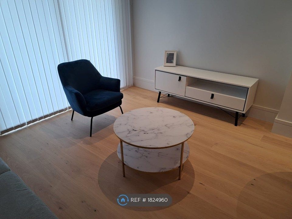 Property photo 2 of 6 Living Room