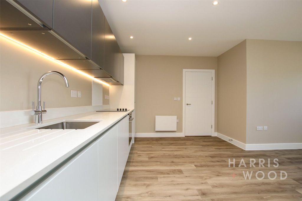 Property photo 3 of 18 Picture No. 05