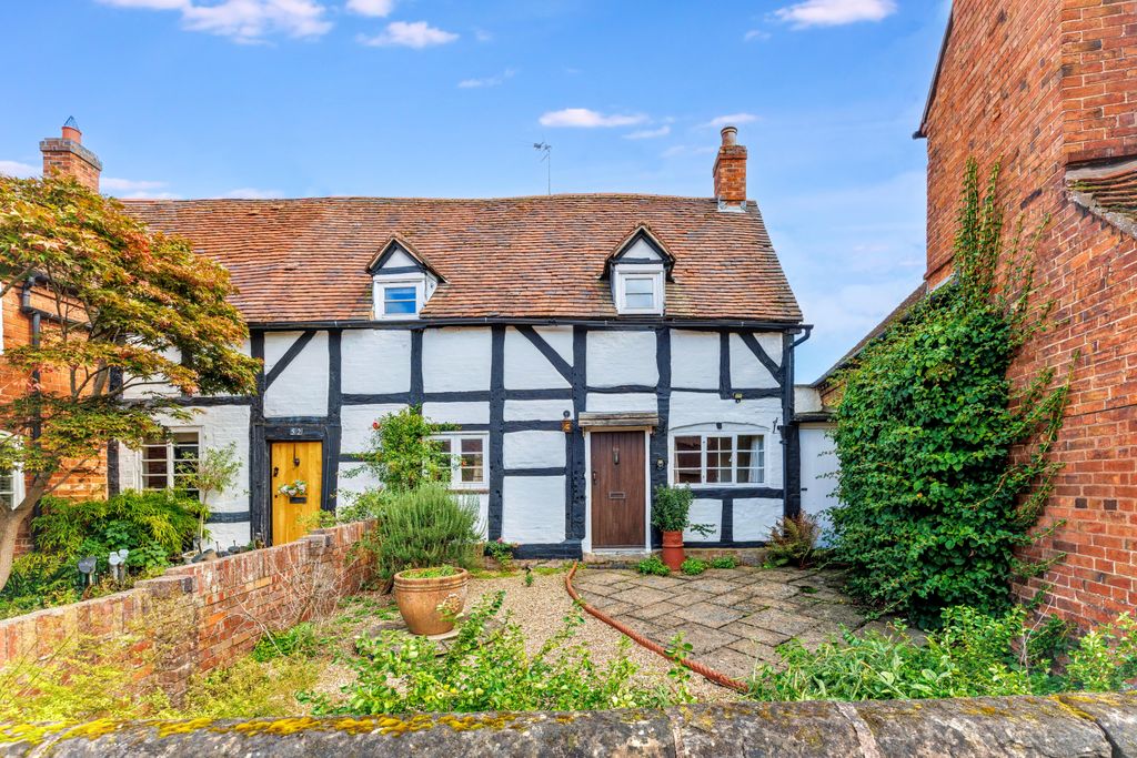 Property photo 1 of 19 50 High St, Feckenham, Worcestershire B96 6Hs