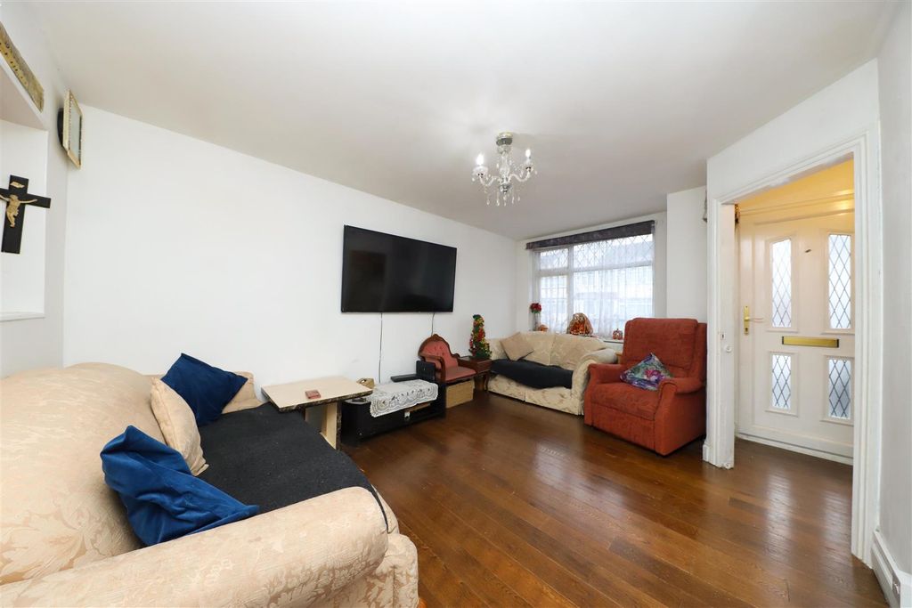 Property photo 2 of 10 Living Room