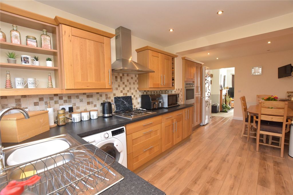 Property photo 2 of 23 Picture No. 09