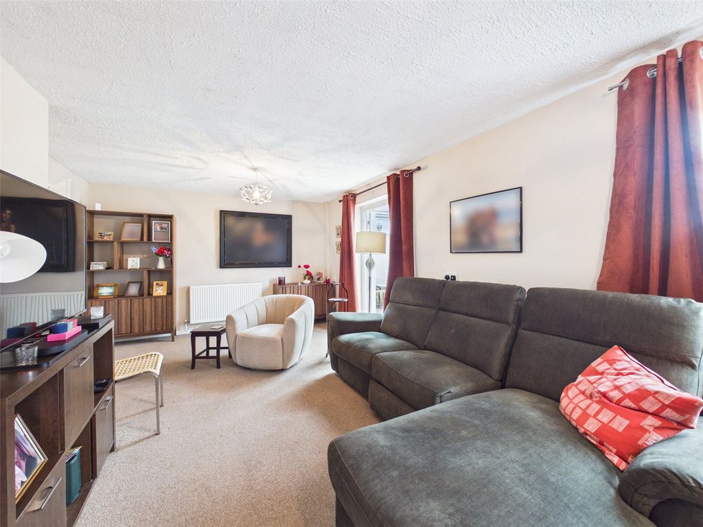 Property photo 3 of 17 Picture No. 05