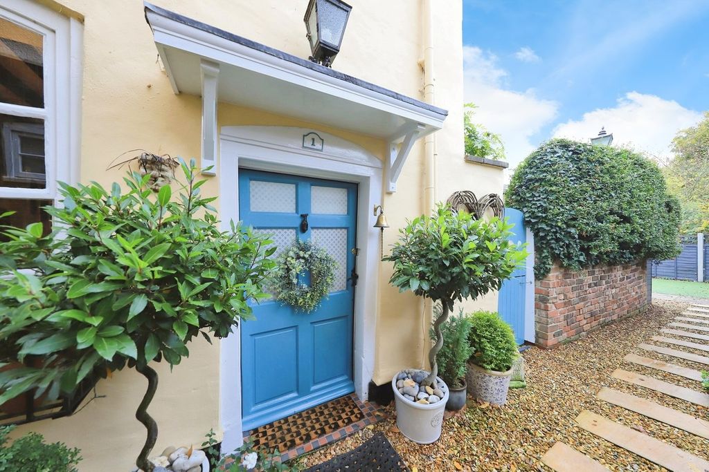 Property photo 1 of 18