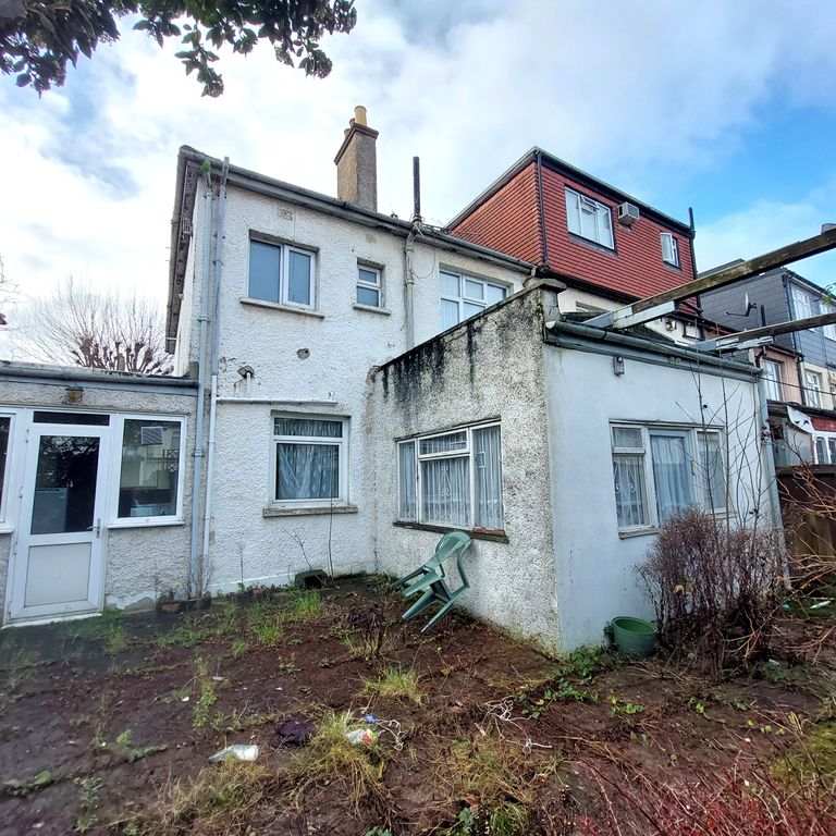 Property photo 2 of 3