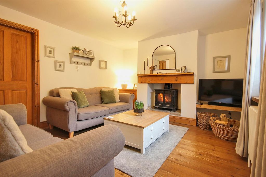 Property photo 2 of 46 Lounge