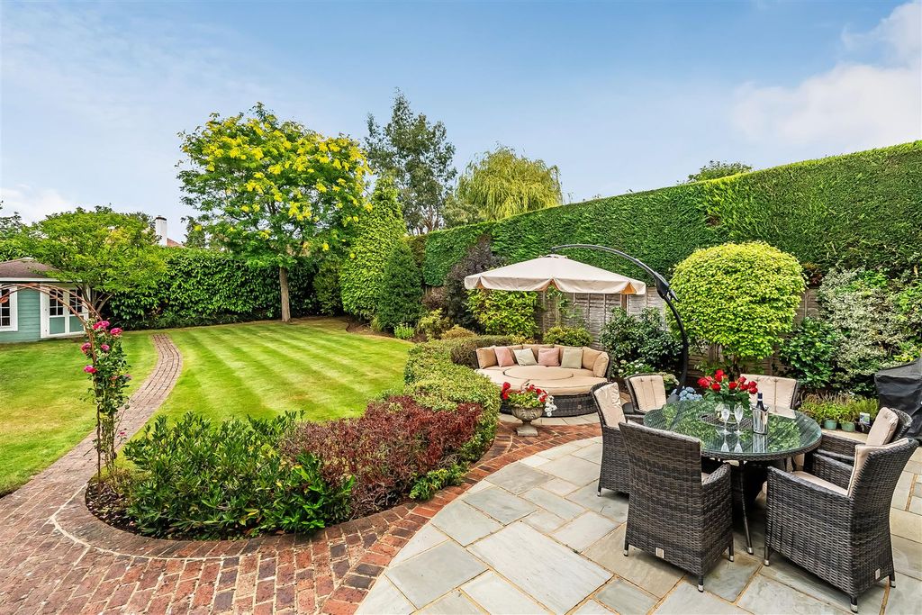 Property photo 2 of 26 Tamarisk-41.Jpg