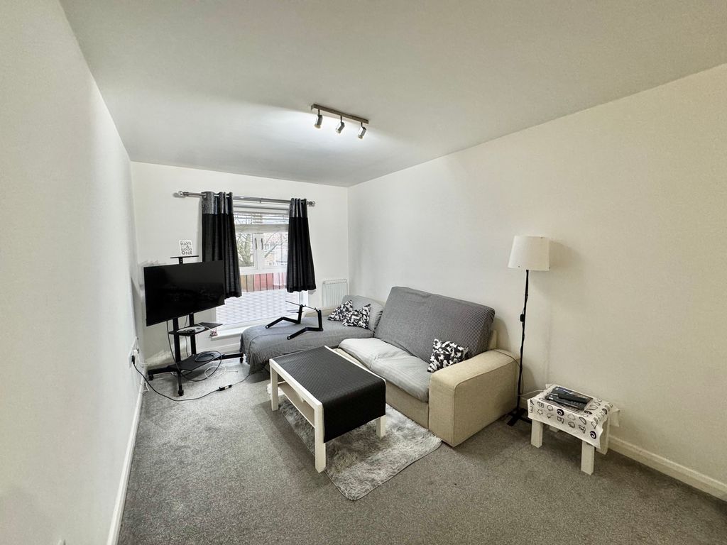 Property photo 2 of 6 Living Room