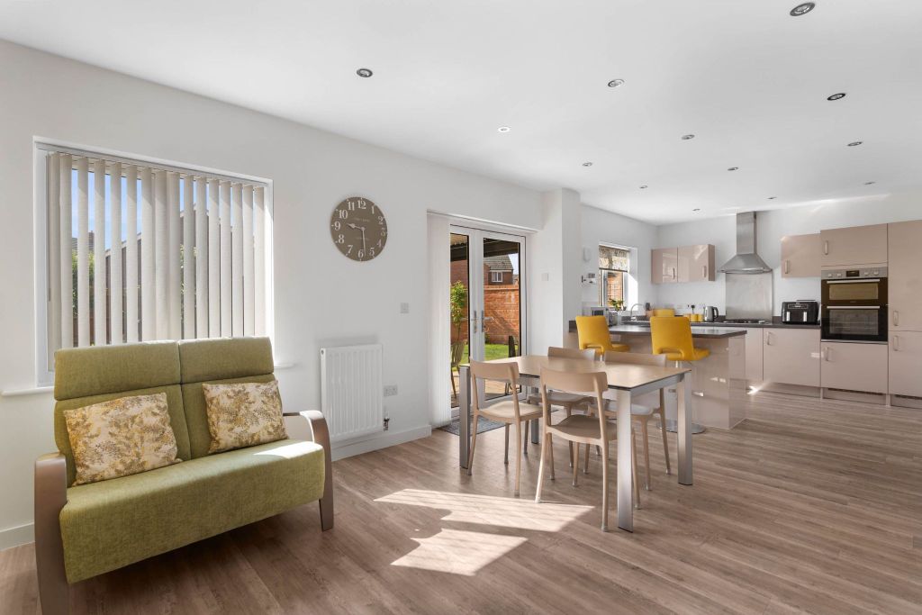 Property photo 3 of 20 Photograph 4