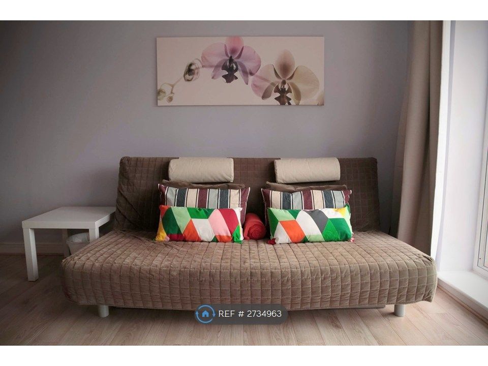 Property photo 1 of 27 Sofa Bed In The Living Room