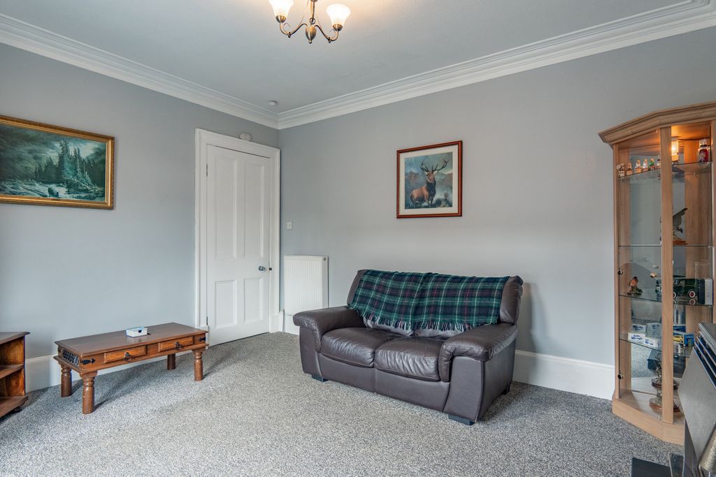 Property photo 3 of 39
