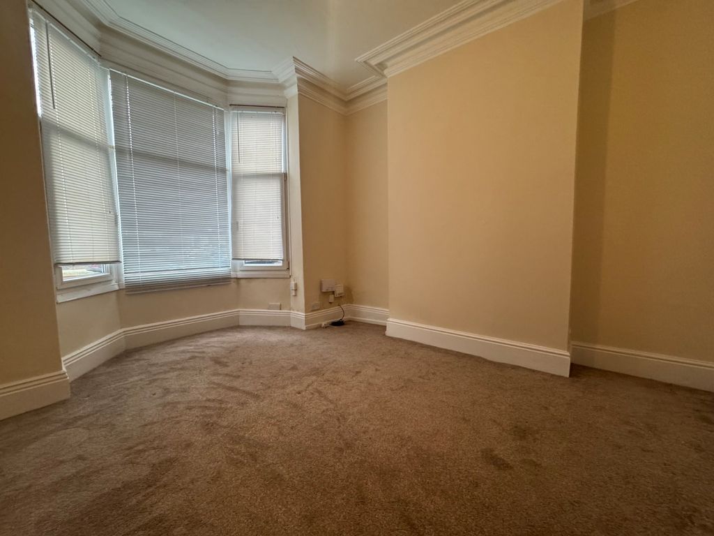 Property photo 2 of 9 Picture No. 18