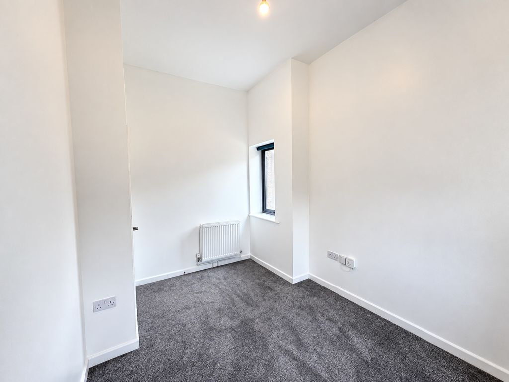Property photo 3 of 7 Photo 6