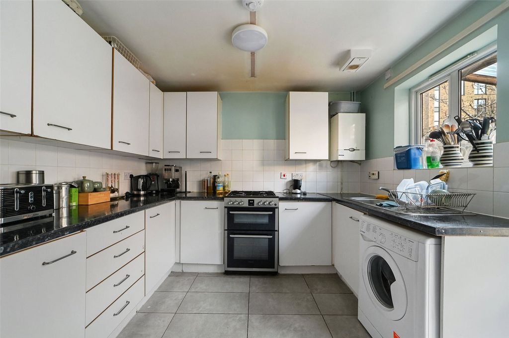 Property photo 3 of 14 Kitchen